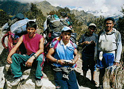 Peruvian porters, photo L Norton